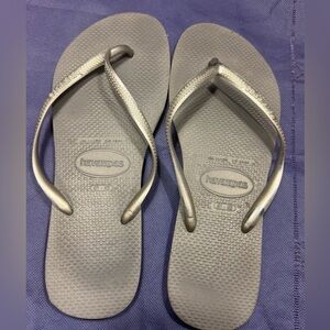 Gray Havaianas Size 11/12 Flip Flop